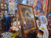 В день отдания Пятидесятницы Пряжевскую икону Божией Матери доставили в Свято-Троицкий храм г. Суджи