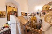 Митролит Герман совершил чин освящения трех новых престолов Свято-Троицкого храма
