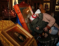 Чтимый список с иконы Божией Матери «Троеручица» продолжает пребывать в храмах Курска