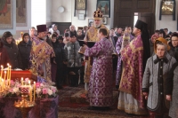 Митрополит Герман совершил литургию в Крестовоздвиженском храме Сужданского благочиния