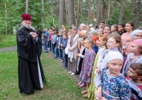 Курский архипастырь посетил детский православный оздоровительный лагерь «Исток» 