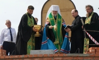 Митрополит Герман освятил закладной камень в основание будущего храма в честь Святой Троицы 