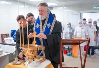 Митрополит Герман посетил Курскую больницу скорой медицинской помощи